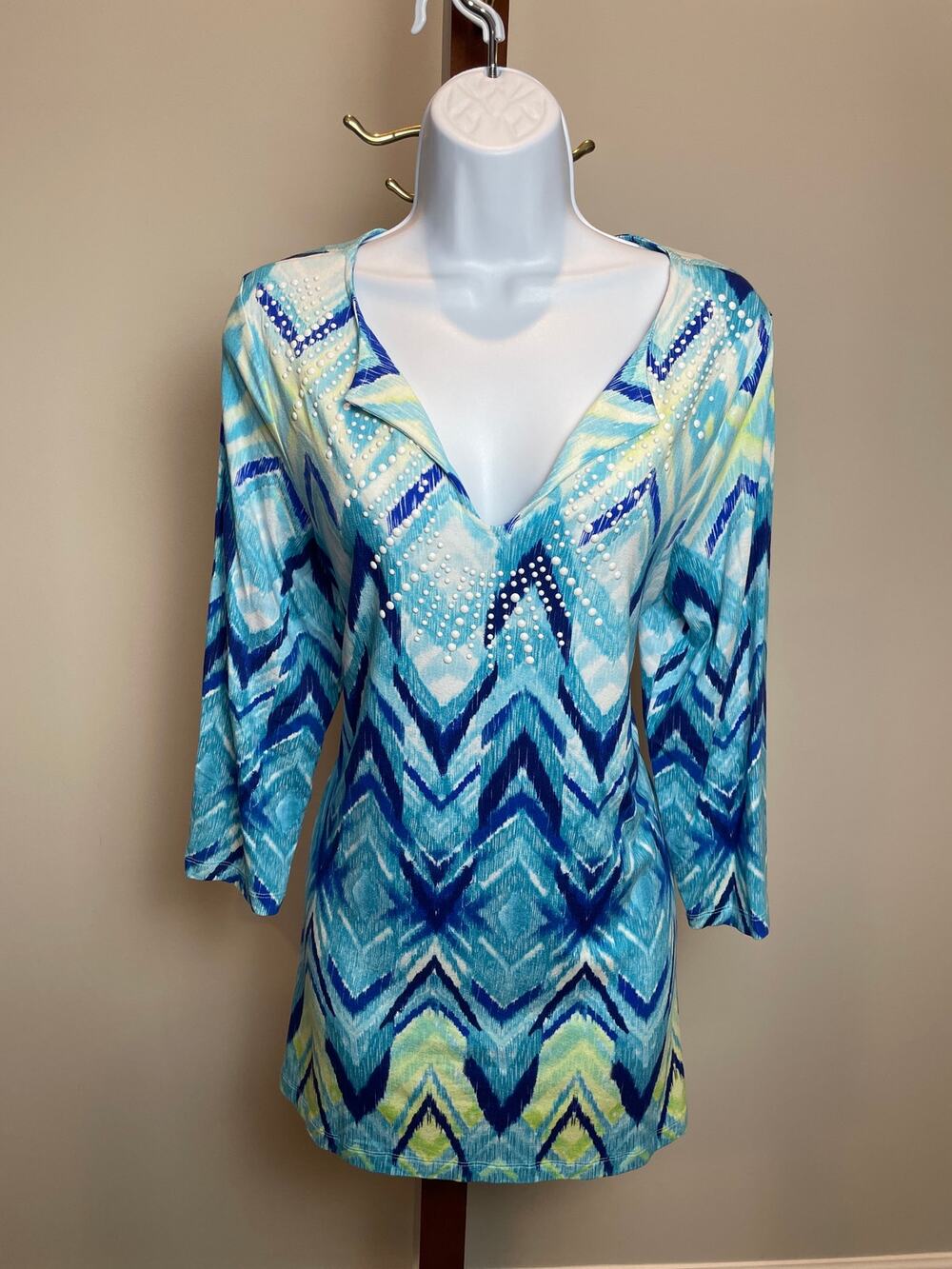 Chicos Aquatic Merge Blue Yellow Sequin Tunic Top Size 1 US Size M New With Tag